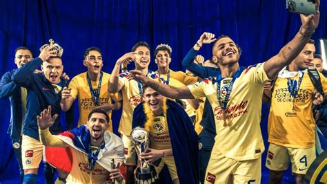 ¡LA LOCURA! Así fueron los FESTEJOS del Club América tras ser CAMPEÓN del Apertura 2023 | Pasión ...