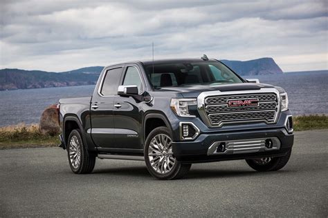 GMC to sell full-size electric pickup truck alongside Hummer EV