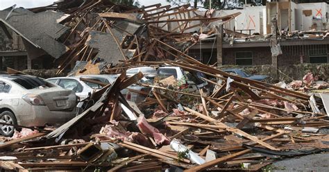 Tornado aftermath: 300+ homes destroyed, damaged