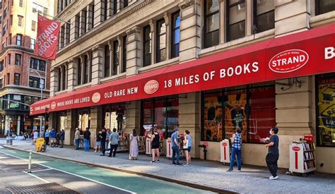 Iconic Strand Bookstore Is In Danger Of Closing, Owners Ask NYers To Help #SaveTheStrand