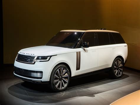 Land Rover introduces a fully-electric Range Rover due to come out in 2024 - NotebookCheck.net News