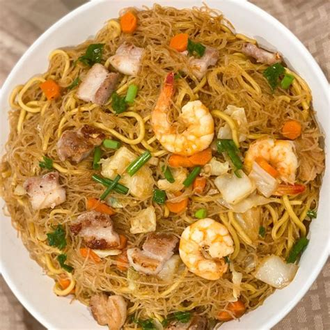 Pancit | Mhilds' Kitchen | Recipe | Pancit, Miki bihon recipe, Guisado ...