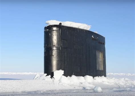 USS Hartford pushes through ice in the arctic (VIDEO)