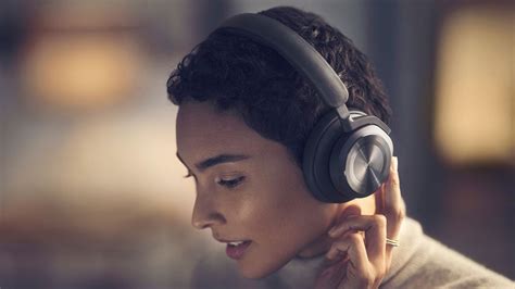 Beoplay HX Noise Cancelling Headphones - B&O | Premium Sound