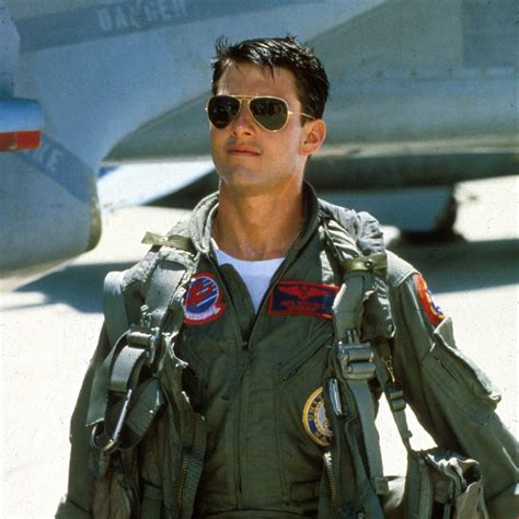'Top Gun: Maverick': Tom Cruise vuelve a la acción en el nuevo tráiler y póster - eCartelera