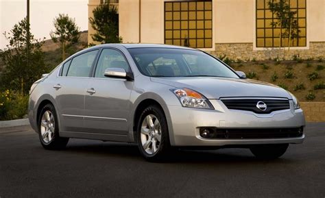 2009 Nissan Altima Hybrid Road Test – Review – Car and Driver