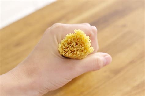 How to Measure Out a Serving Size of Pasta Before Cooking | LIVESTRONG.COM