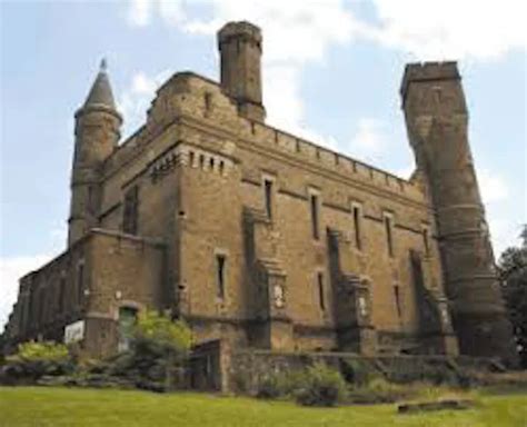 Private rock climbing at London’s The Castle Climbing Center, UK. 1/2-day trip. Certified guide