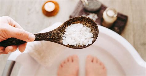 Epsom Salt Bath: Uses, Benefits, and Risks