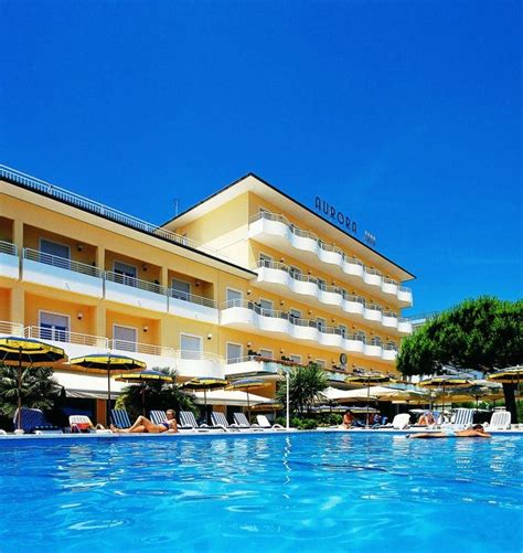 Hotel Aurora Jesolo 4 stelle fronte mare con piscina