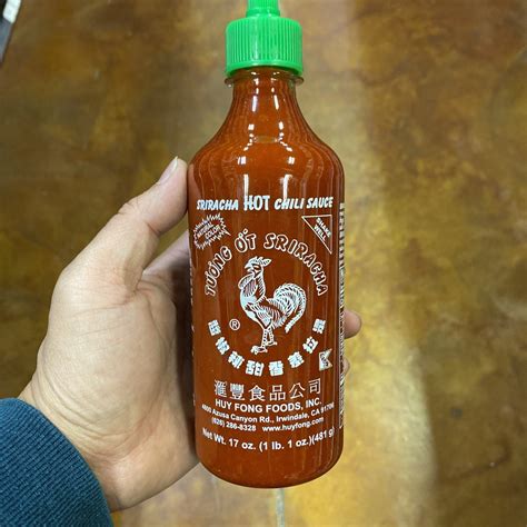 Huy Fong Sriracha Chili Sauce, 17oz — Eastside Asian Market