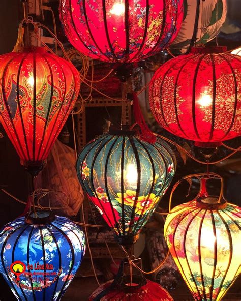 The beauty of lantern in Hoi An, Lanterns are always hanged at the high place in the houses ...