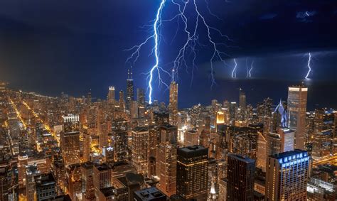 Spellbinding Photos Of Chicago During Last Night's Thunderstorm