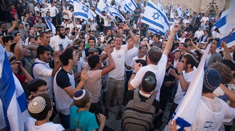 At a Jerusalem march featuring chants of 'Death to Arabs,' Israeli police arrest 17 Palestinian ...