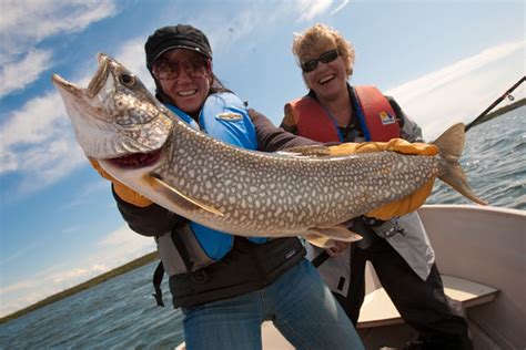 Canada Lake Trout Fishing - Go Fishing Canada