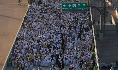 Haj pilgrims from around the world stone the devil | Saudi – Gulf News