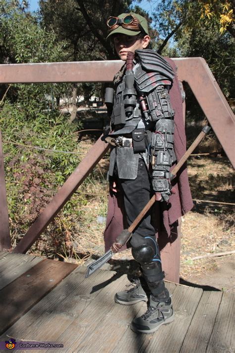 Post Apocalyptic Survivor Costume | DIY Costumes Under $35 - Photo 2/10