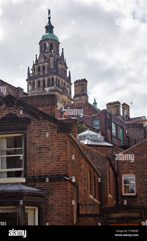 Sheffield town hall clock tower hi-res stock photography and images - Alamy