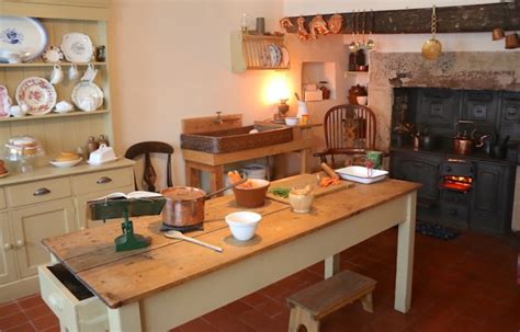 Farmhouse Kitchens - Scene Therapy