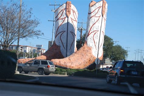 File:San Antonio has Big Boots.jpg - Wikipedia