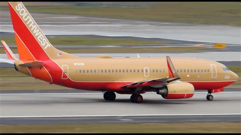 Southwest Airlines Boeing 737-700 Classic Livery [N714CB] takeoff from ...