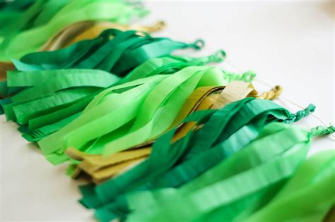 Green Tissue Tassel Garland - Glamfetti