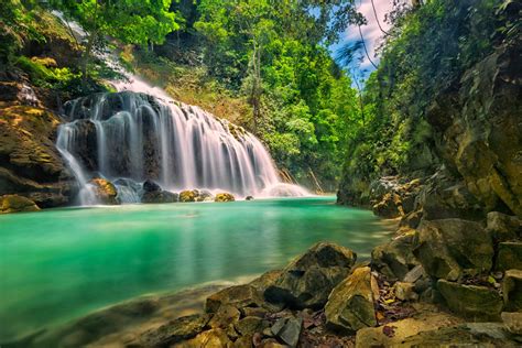 Lapopu Waterfall