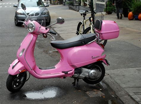 Mille Fiori Favoriti: Pink Saturday Scooter