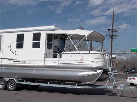 Pontoon Boat Enclosures and Covers | Paul's Custom Canvas