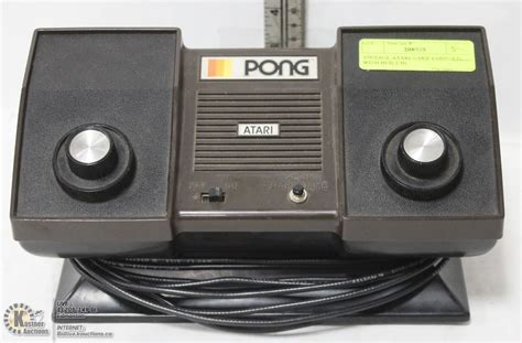 VINTAGE ATARI PONG GAME CONSOLE WITH BUILT IN