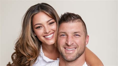 Tim Tebow Wife : Revealing the Beautiful Love Story Behind Tim Tebow's Wife - Versus TV