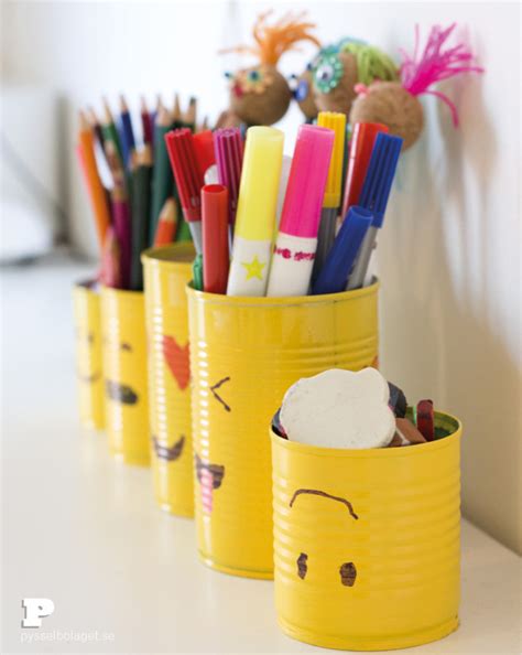 Make Emoji Tin Can Pencil Holders - Pysselbolaget - Fun Easy Crafts for Kids and Parents