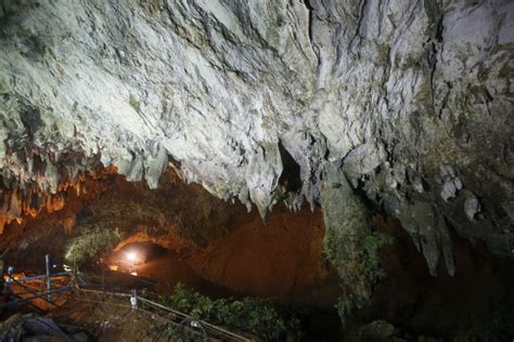 Water reaches near entrance of Thai cave where 13 missing - Breitbart