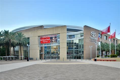 5 of the Best Spots for Parking near Toyota Center - The Stadiums Guide