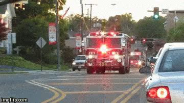 Fireman GIF – Fireman Fire Fighter Siren – Откриване и споделяне на GIF ...