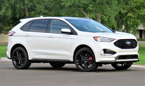 Ford Edge goes from dull to dynamic with ST performance package