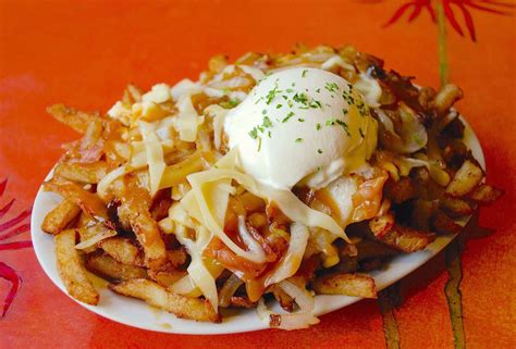 How to Make True Poutine: Fries, Cheese & Gravy - Thrillist