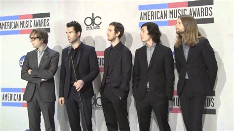 Maroon 5 Wins Award at American Music Awards 2011 - Talks to media at ...