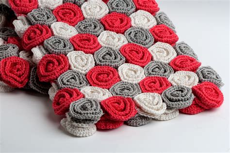 Crochet Pattern Rose Field – Yarn Twist