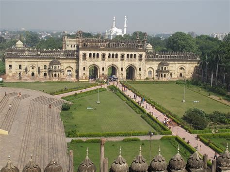 Bara Imambara - Travel Guide, Places to see, Lucknow Tourism