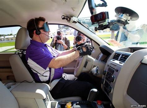 Blind drivers at the steering wheel - BBC News