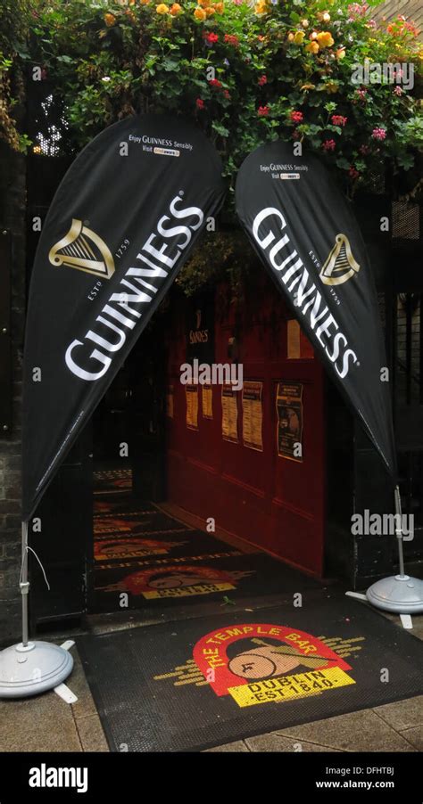 Guinness dublin truck hi-res stock photography and images - Alamy