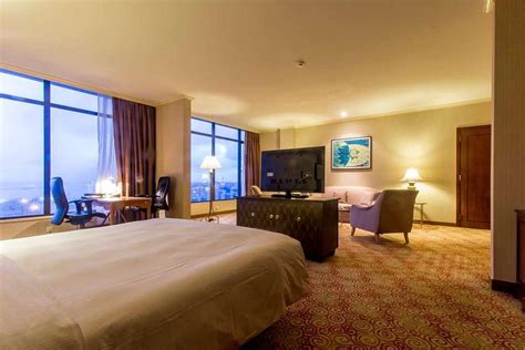 HILTON COLOMBO (AU$179): 2022 Prices & Reviews (Sri Lanka) - Photos of Hotel - Tripadvisor