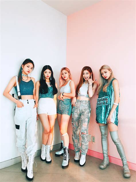 Itzy Icy Outfits Stage - itzy 2020