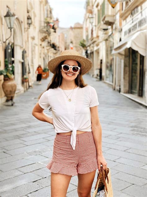 Guide to Taormina, Sicily - kelseyybarnes in 2021 | Classic outfits ...