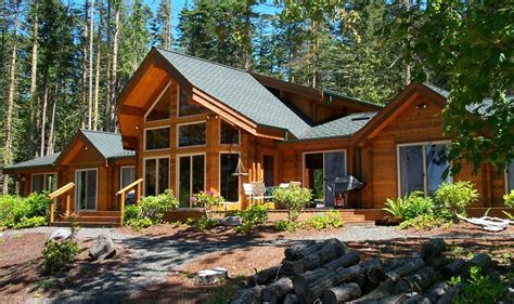 Wood siding on mountain home | Lindal cedar homes, Modern house plans ...