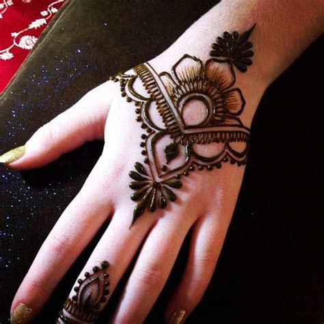 [Latest Updated] 60+ Simple and Easy Mehndi Designs for Eid 2017