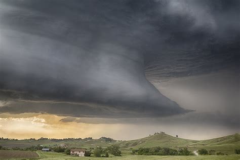 On the Scene: Chasing the Ominous Clouds of a Supercell Thunderstorm ...