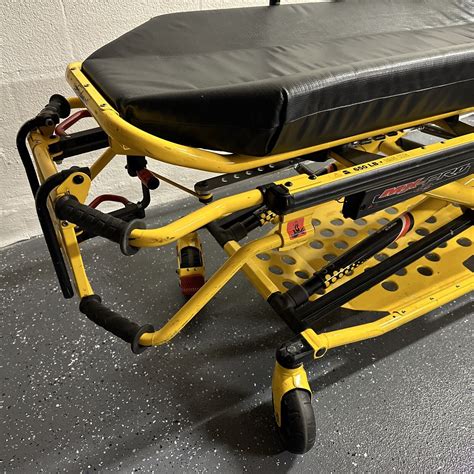 Stryker MX Pro 650lb 6082 Ambulance Stretcher w/ Brakes Cot Gurney EMS ...