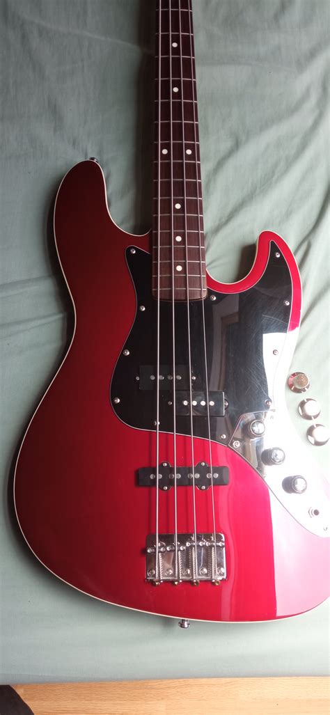 Deluxe Aerodyne Jazz Bass - Fender Deluxe Aerodyne Jazz Bass - Audiofanzine